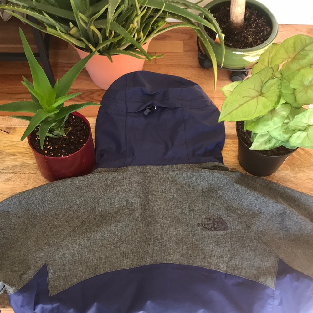 The North Face Dryvent Rain Jacket - Picture 3 of 5